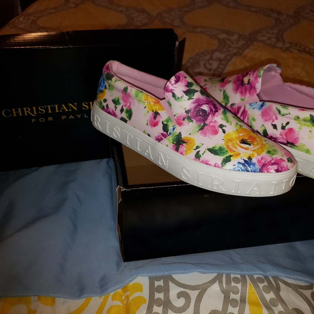 Shoes - Picture 6 of 15
